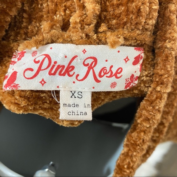 PINK ROSE Gold X-Small Turtleneck Cropped Sweater - Picture 5 of 9